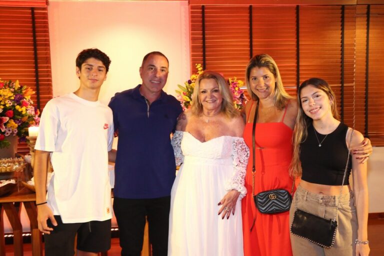 Bernardo, Marcelo, Gloria, Alice e Sabrina Salomão