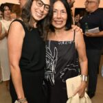 Rara e sua mãe Iole de Freitas - Galeria FLEXA -