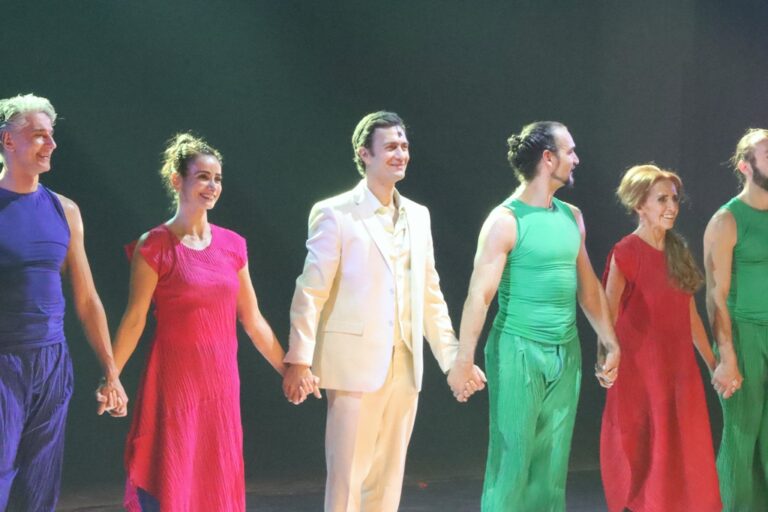 Gabriel Braga Nunes e bailarinos da Studio3 Cia. de Dança