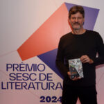 O escritor Ricardo Maurício Gonzaga, vencedor do no premio SESC Literatura - Livro Bololô. Gaiola vazia