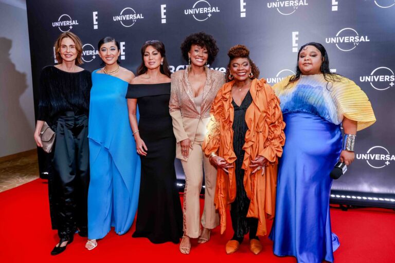 Silvia Pfeiffer, Jaqueline Sato, Dani Suzuki, Isabel Fillardis, Zeze Motta e Polly Marinho