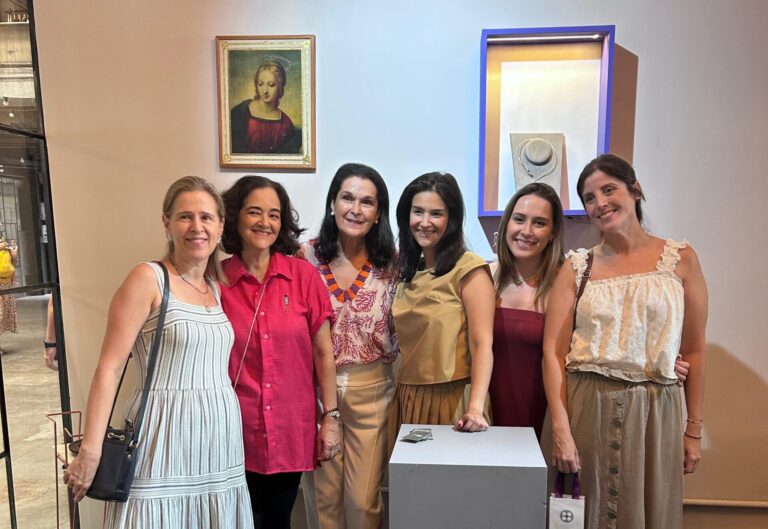 Claudia Araújo, Maria Cecília Barreto, Graça Orleans e Bragança, Cris Barreto, Catharina Araújo e Luisa Orleans e Bragança