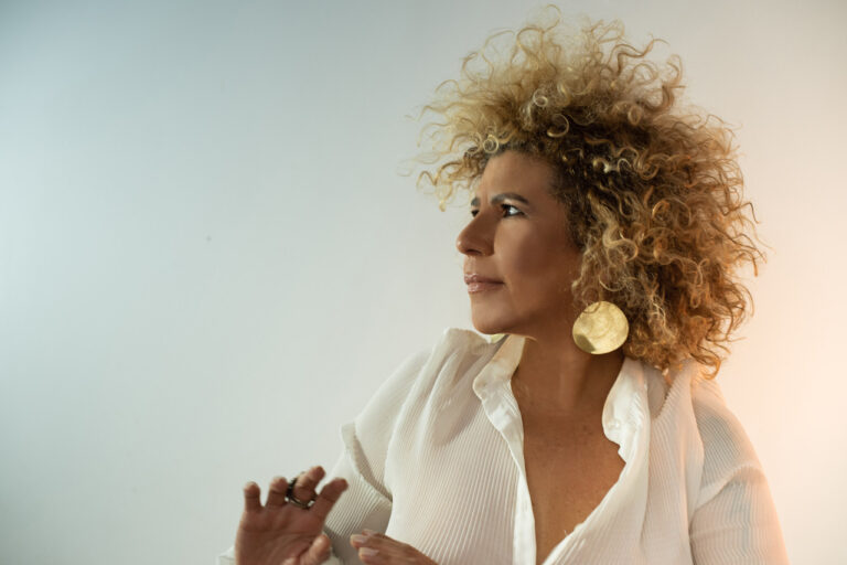 Rita Benneditto lança single “Plenitude” em janeiro