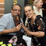 Flavio Marinho e Cristina Pereira - LIVRO NÃO ME ENTREGO NÃO