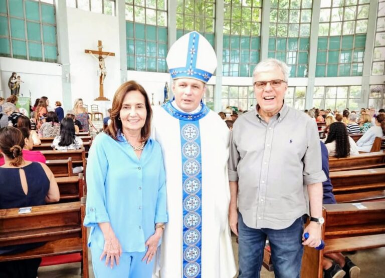 Martha Rocha participa da missa por Dom Antônio Catelan