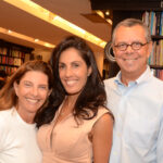 Kitty e Jonja Assis cercando Myra Arnaud Babenco