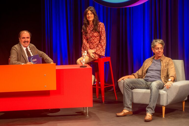 Show do Glaucio apresenta o teatro aberto de Aderbal - Cláudio Mendes (esq), Ana Barroso e Marcello Escorel - Foto de Dalton Valério