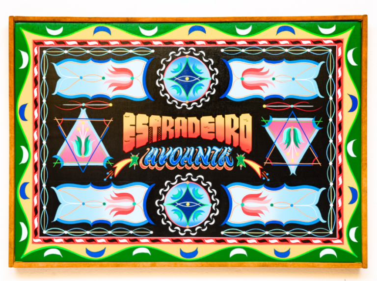 Thiago Nevs_estradeiro Avoante, 2024_ Spray e esmalte sobre madeira e lona de caminhão_ 165 x 116 cm