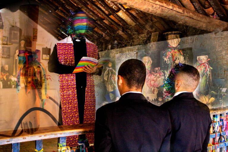 Wandeallyson Landim (Juazeiro do Norte, CE) Sacratus (2015-2023) Tríptico fotográfico com intervenção digital