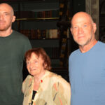 Clara Sverner entre seus filhos Rogério e George Randolph