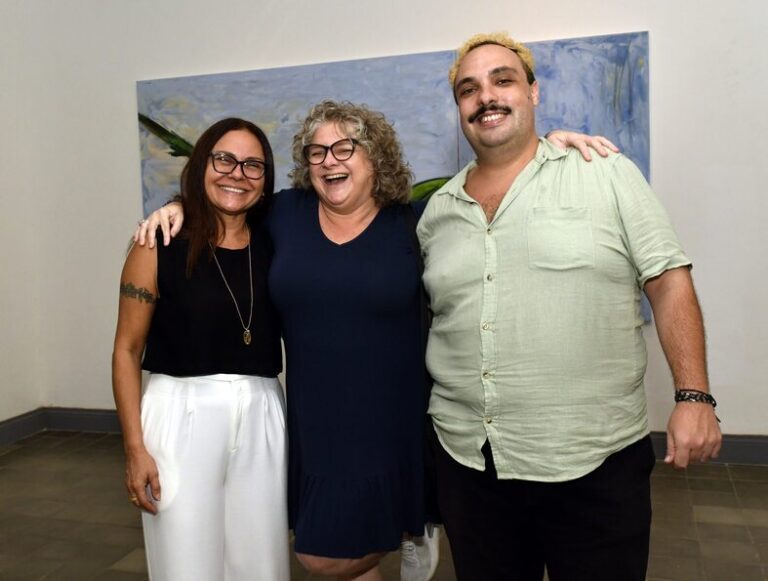 Rose Cocchiarelli , Aline Mac Cord e Fabricio Faccio