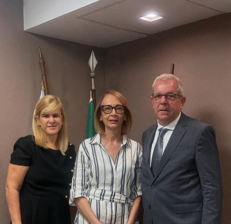 Cristina Grillo com Ana Tereza Basílio e Ricardo Menezes