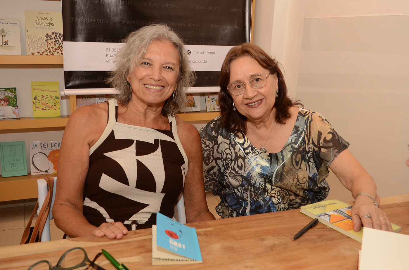 As escritoras Dirce Mello (A utopia) e Rute Gusmão (Amar-o-tempo)