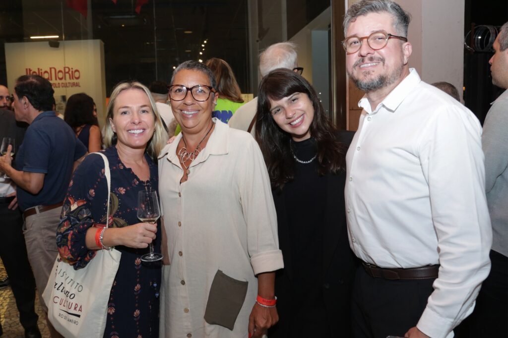 Francesca Menegon, Erika Arnaut, Alice Loureiro e Pericles Monteiro