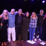 A equipe do espetáculo Depois da Chuva junto com os escritores Alexandre Cabral e Márcia Noleto: Da esquerda para a direita: Mariama Furtado, Alexandre Cabral, Marco Casanova, Adriana Rodrigues, Marcelo Milhomem e Nina Rosenthal