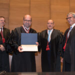 Homenageado já condecorado ao lado dos Desembargadores Luiz Eduardo Canabarro, Ricardo Couto de Castro(Pres. TJ) e Henrique Carlos Figueira