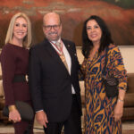 Isabela e Luiz Felipe Francisco com Maria Luiza Mendonça