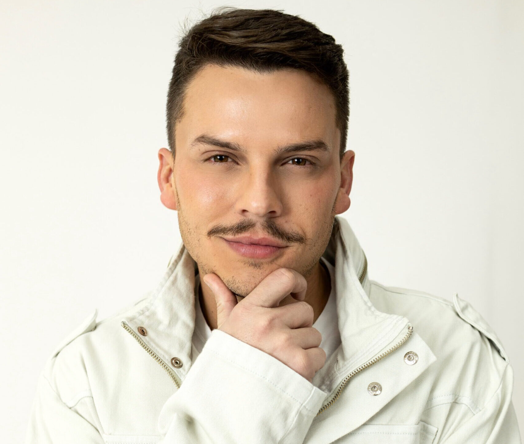 D3FCFC63-6CA3-45DD-8EEA-A3E3A32164FB