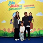 Rivia Avellar e Rafel Puga com os filhos Maya e Zuka