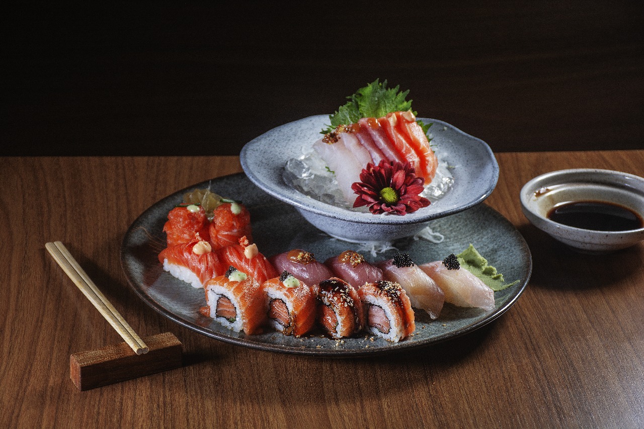 FOTO TAIKIN SUSHI Combinado 16 peças MENU PLUS