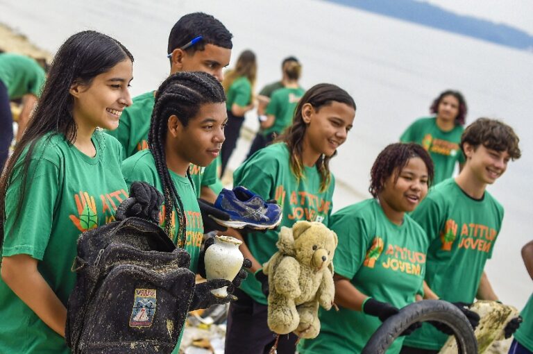 05-08-2025_AJ_limpeza_de_praia_Ilha do Governador_MarceloCortes_NWS7162