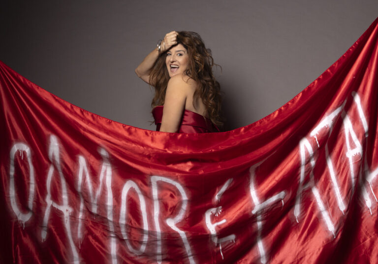 Tatiana Dauster lança o clipe de ‘O amor é fatal’