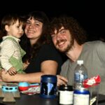 Francisco com os pais Marina Lobatto e Matheus Schmidt