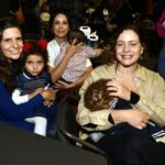 Georgiana Góes com a filha Flor , Andréia Horta e Yolanda e Leandra Leal e Damiao