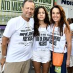 Vick Muniz, sua filha Mina Rosa e Malu Barreto