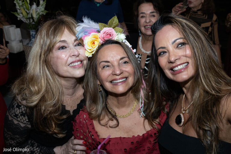 Eliana Ovalle, Maria Araujo, Marcia Romão