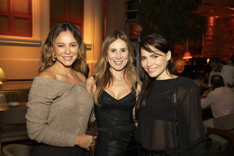 Paola Oliveira,  Juliana Veiga e Letícia Colin