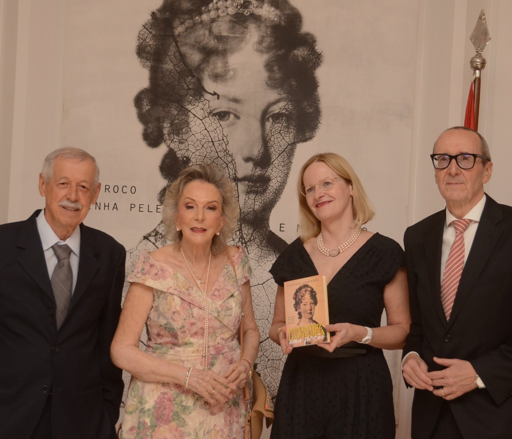 Os casais Clotilde, Vanderlei de Freitas, Angelika Scholz e o emaixador  Stefan Scholz