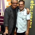 Flavio Marinho e Henrique Oakim - Livro - 2 OU 3 COISAS QUE EU SEI DELAS - SET 2025 - CG