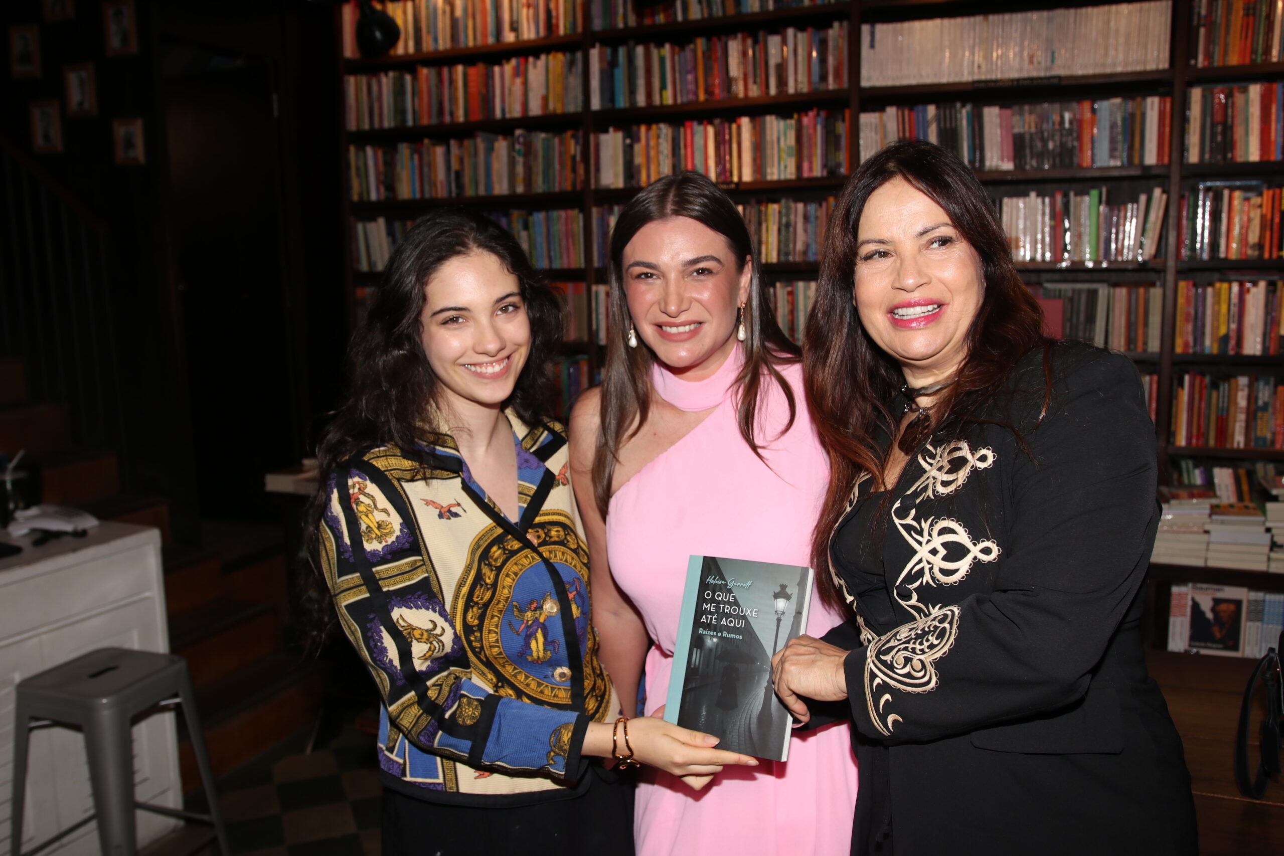 Isadora Ribeiro e a filha Valentine com Helo Garret