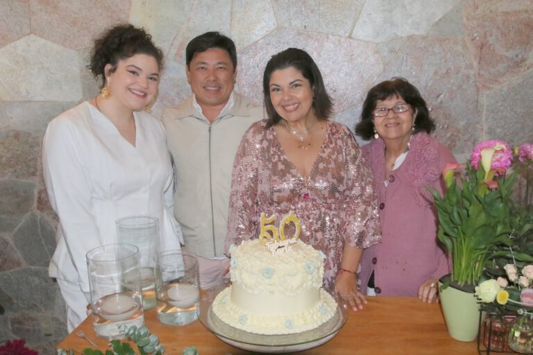 Laura Simoes, Alexandre Sumida(namorado de Fabiana) Fabiana Karla Maria Clarice(mae de Fabiana)