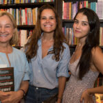 Angela Gouvea Vieira com Carolina e Maria Antonia Klabin