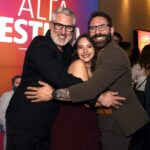 Sofia Oliveira entre os cirurgiões Gabriel Basílio e Alessandro Martins