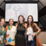 Camilla Rocha Campos e Ruth Levy entre Deborah e Stela Klabin