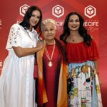 Helena , Iranir e Ione Costa