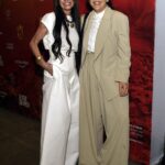 A diretora Luciana Brafman e Barbara Paz