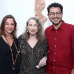 Anna Bella Geiger entre Raquel Saliba e Shannon Botelho