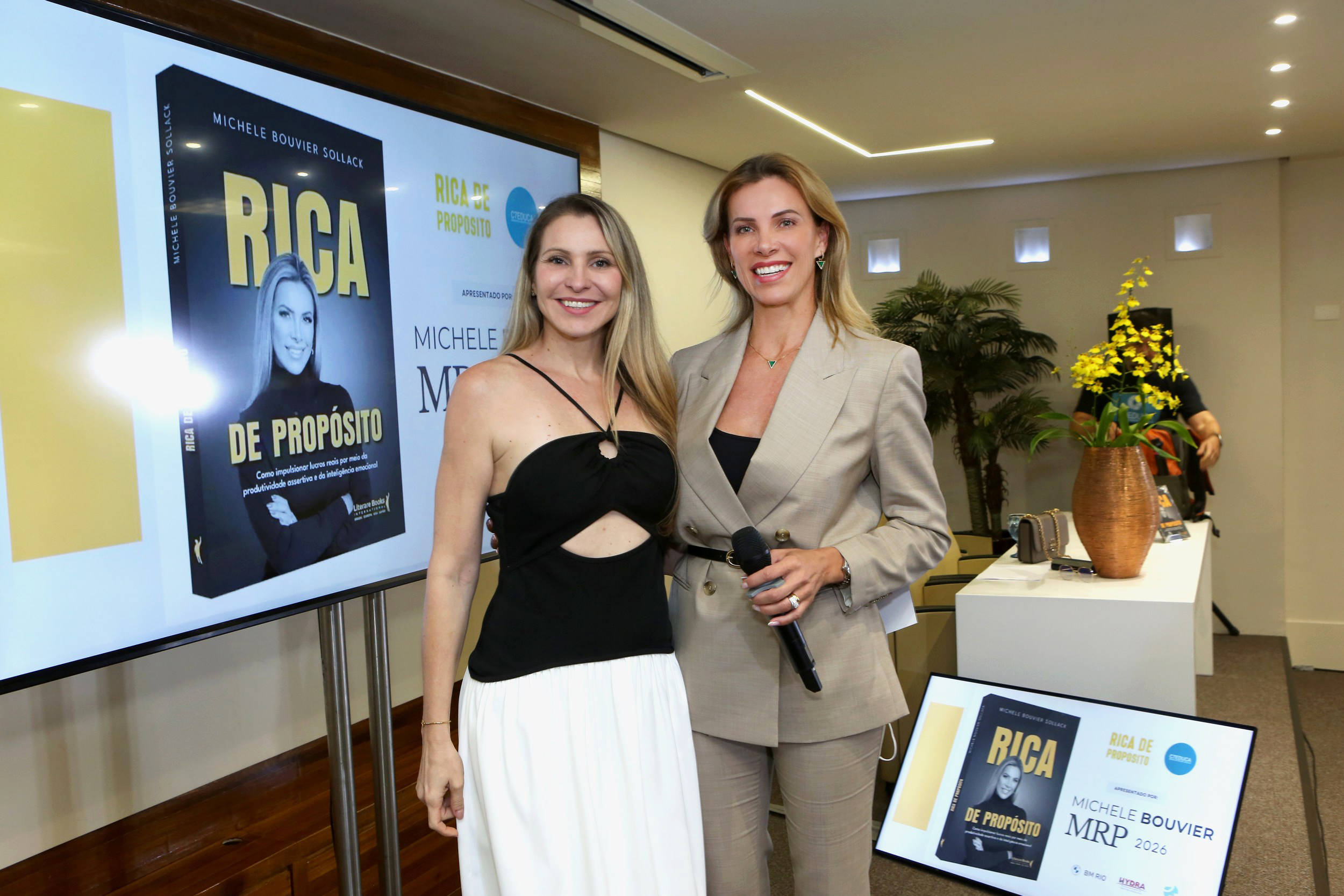 Maisa Vasconcelos (convidada para participar) e Michele Bouvier