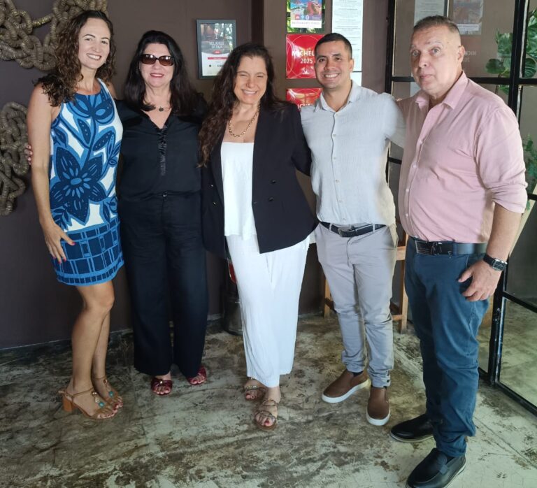 Sophie Barbara, Joana Teixeira, Ana Cristina Carvalho, Matheus Oliveira e Bayard Do Coutto Boiteux