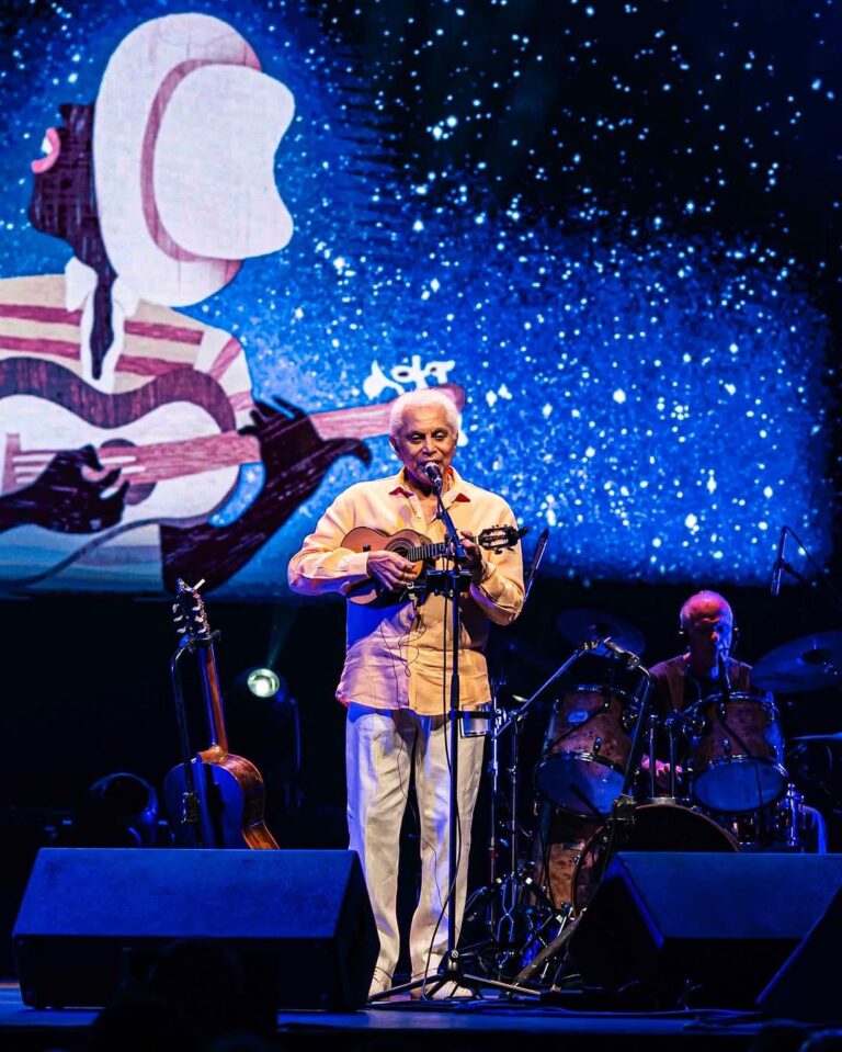 Paulinho da Viola - foto no palco