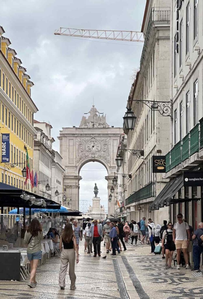 o-que-fazer-em-lisboa_arcoruaausgusta-min-696x1024