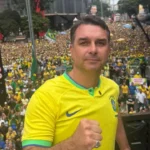 Flavio-Bolsonaro-colete-balas-Av-Paulista-