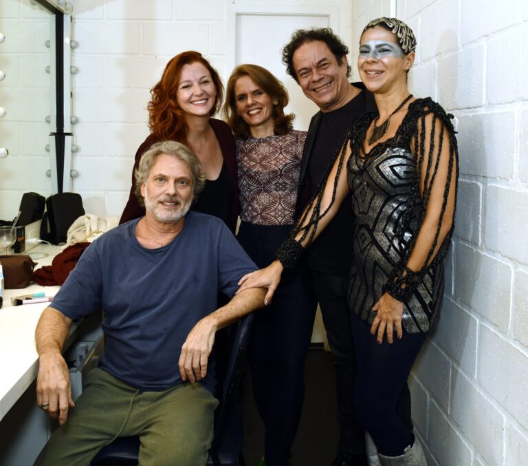 Jorge Caetano, Júlia Spadaccini, Marcia Brasil, Alexandre Mello e Nina da Costa Reis