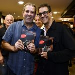 DSC0082-Bruno-Levinson-e-Bernardo-Palmeiro-LIVRO-JORGE-DAVIDSON-OUTUBRO-2026-CG--150x150 Lançamento concorrido: Jorge Davidson faz noite de autógrafos de "Em sintonia com o sucesso"